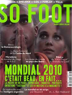 <strong>So Foot - Mensuel :</strong><br />So Foot est le premier magazine français de foot, culture et société. Dans So Foot, on apprécie les passerelles avec la culture (interview d\'acteurs, réalisateurs, metteur en scène de théâtre, musiciens, écrivains qui évoquent leur passion du football chaque mois), les angles parfois sarcastiques, les reportages décapants et inattendus (aux quatre coins du monde), les longs entretiens, les enquêtes complètes et fouillées sur les dérives du football. 